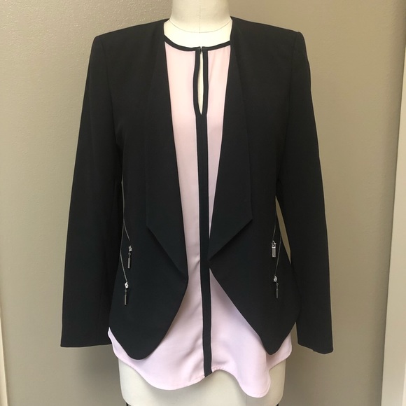 Vince Camuto blush pink with black trim top - Picture 5 of 5